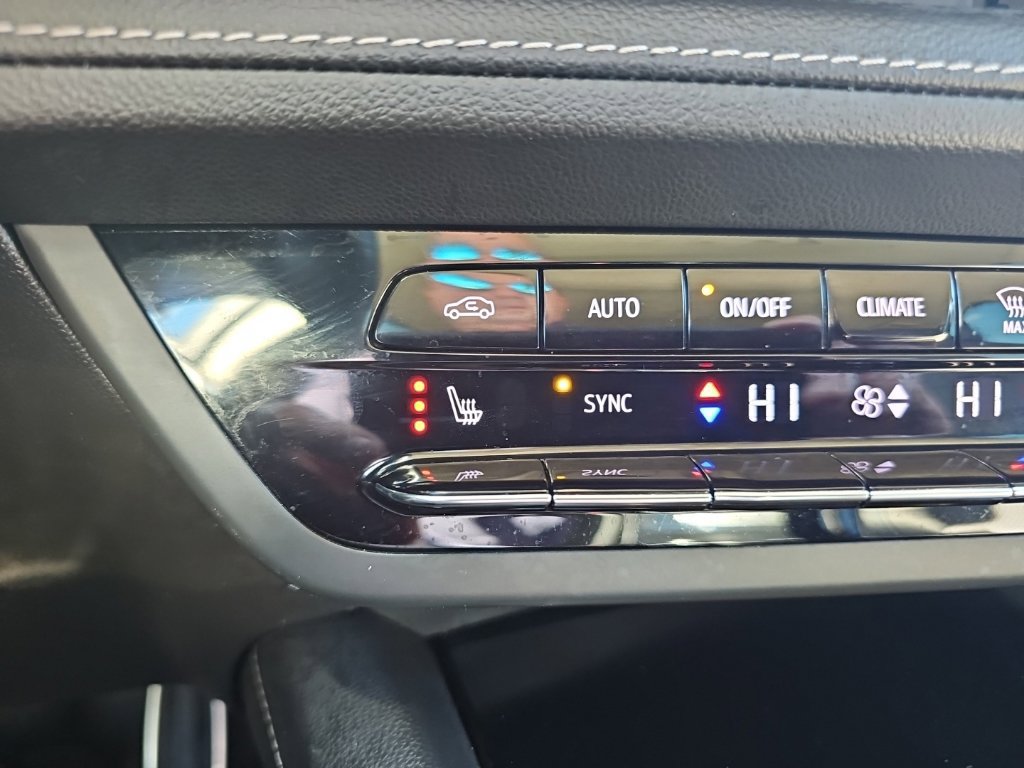 Used 2023 Buick Envision Preferred w/ Sport Touring Package AWD/4WD image 32