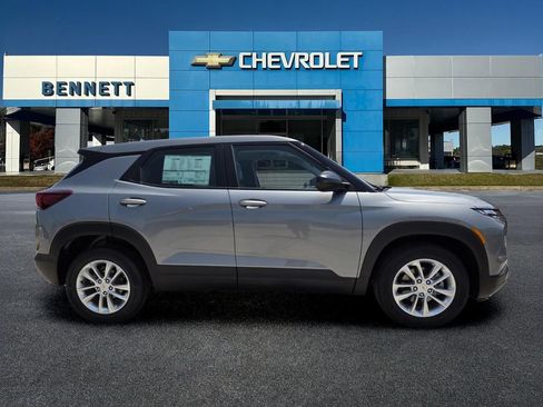 Used 2026 Chevrolet TrailBlazer LS w/ LS Confidence Package FWD image 8