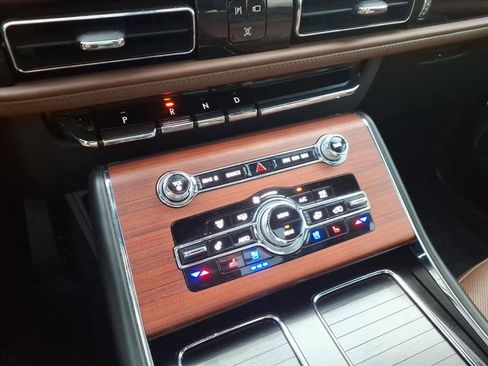 Used 2023 Lincoln Aviator Reserve w/ Equipment Group 201A image 26