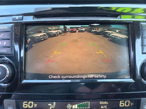 Used 2020 Nissan Rogue SV AWD/4WD image 16