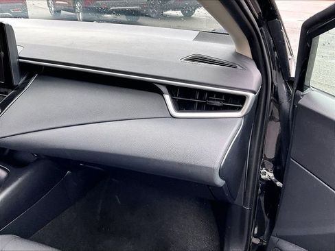 Used 2024 Toyota Corolla LE FWD image 13