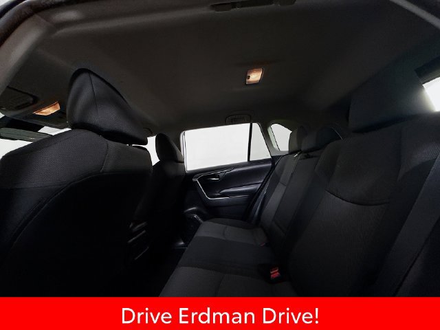 Used 2021 Toyota RAV4 XLE FWD image 9