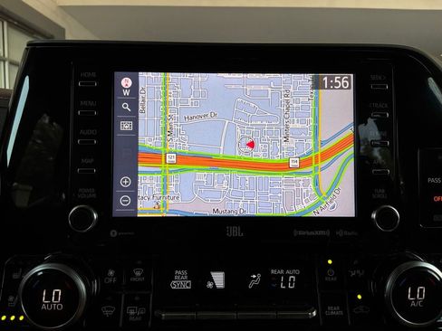 Used 2020 Toyota Highlander Limited FWD image 42