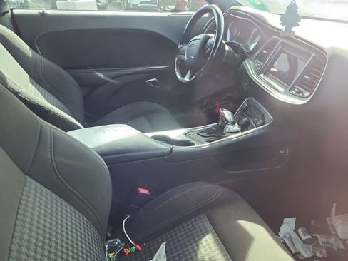 Used 2020 Dodge Challenger SXT image 7