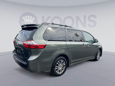 Used 2018 Toyota Sienna XLE FWD image 4
