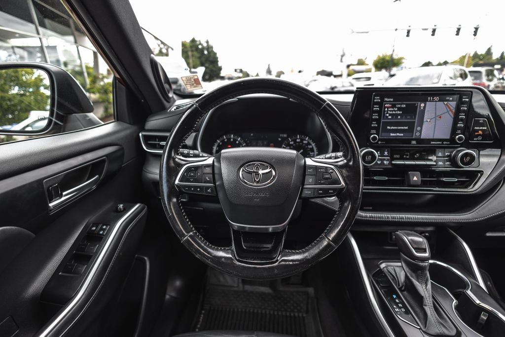 Used 2021 Toyota Highlander XSE AWD/4WD image 24