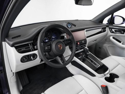 New 2025 Porsche Macan image 43