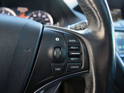 Used 2018 Acura MDX SH-AWD image 15