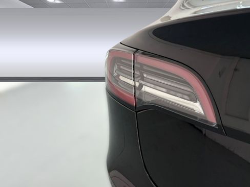 Used 2020 Tesla Model 3 Standard Range image 19