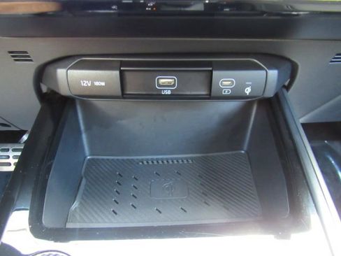 Used 2023 Kia Niro EX Touring image 46