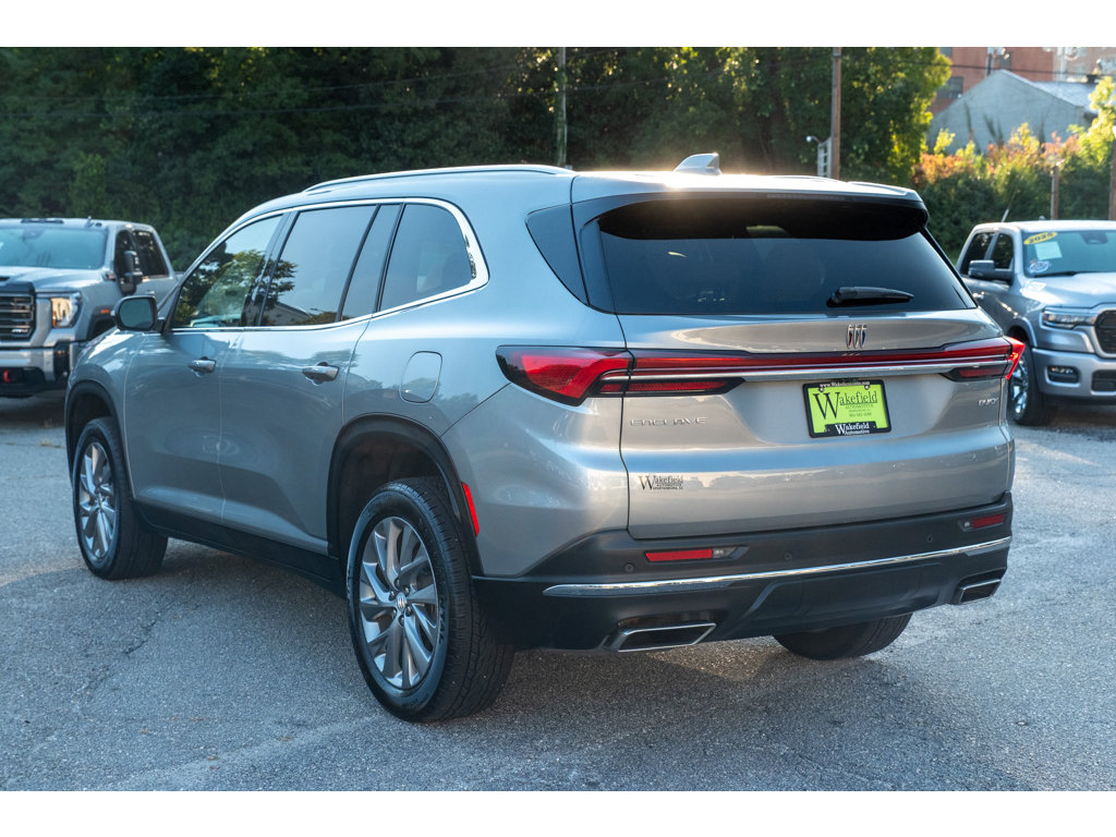 Used 2025 Buick Enclave Preferred FWD image 6