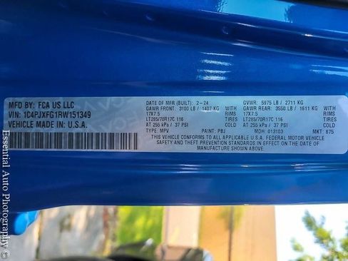 Certified 2024 Jeep Wrangler Unlimited Rubicon w/ Technology Group AWD/4WD image 28
