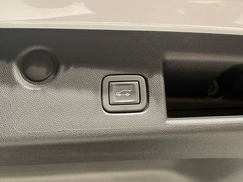 Used 2023 Chevrolet Equinox LT image 13