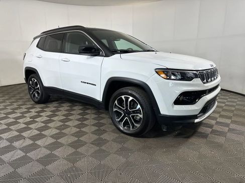 Used 2024 Jeep Compass Limited image 2