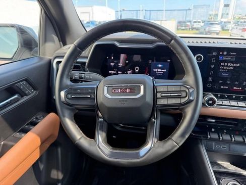 Used 2024 GMC Canyon AT4 w/ AT4 Premium Package AWD/4WD image 10