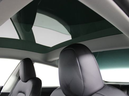 Used 2023 Tesla Model 3 Performance image 9