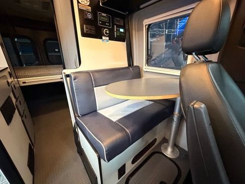 Used 2022 Mercedes-Benz Sprinter 2500 image 21