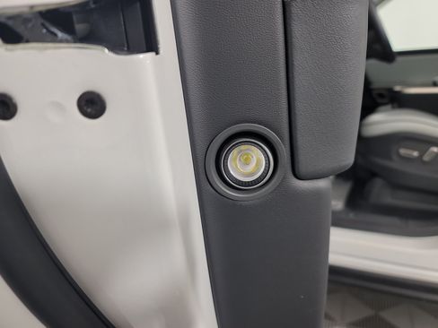 Used 2024 Rivian R1S Adventure AWD/4WD image 32