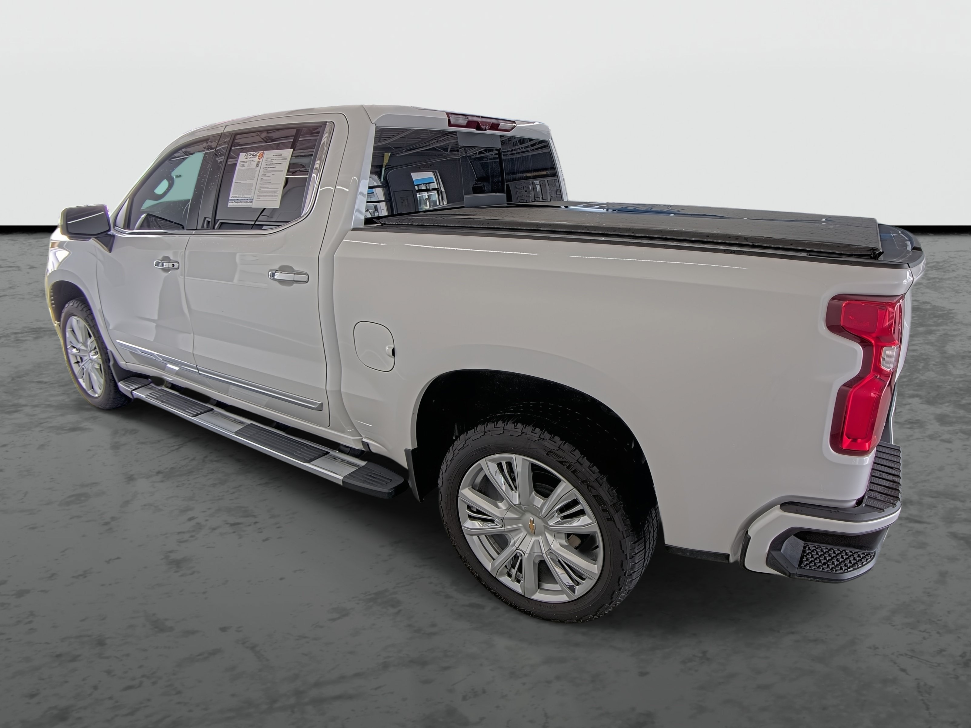 Certified 2023 Chevrolet Silverado 1500 High Country w/ High Country Premium Package AWD/4WD image 2