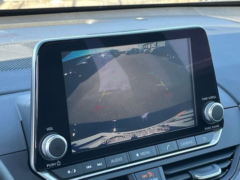 Used 2025 Nissan Altima 2.5 SV image 24