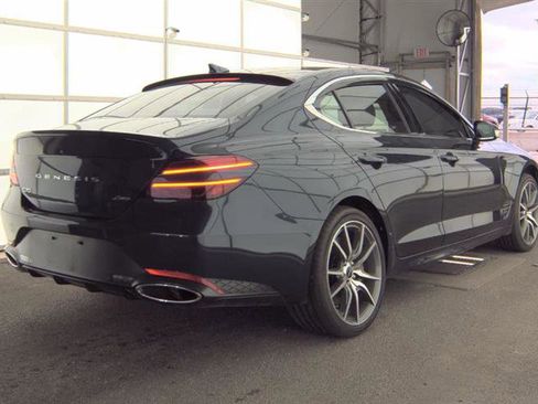 Used 2025 Genesis G70 2.5T image 4