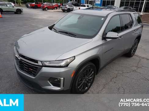 Used 2023 Chevrolet Traverse RS w/ LPO, Floor Liner Package FWD image 20