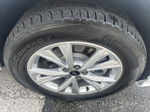 Used 2025 Audi Q3 2.0T Premium w/ Convenience Package image 6