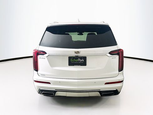 Used 2023 Cadillac XT6 Premium Luxury image 7
