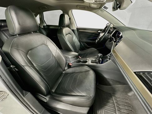 Used 2019 Volkswagen Jetta SEL Premium image 29