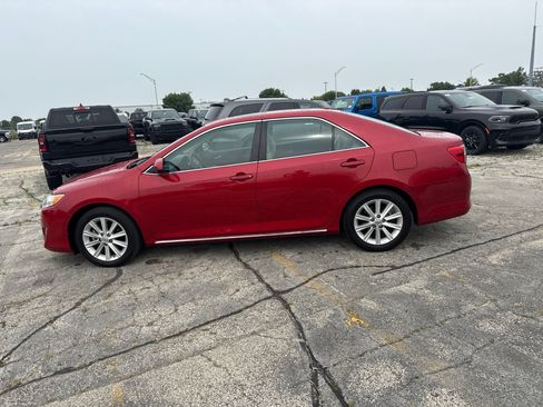 Used 2014 Toyota Camry XLE FWD image 9