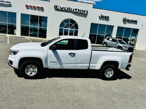 Used 2017 Chevrolet Colorado W/T RWD image 12