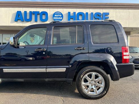 Used 2011 Jeep Liberty Limited w/ Tire & Wheel Group AWD/4WD image 39