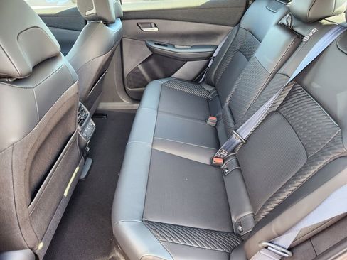 New 2026 Nissan Leaf Platinum+ w/ Cargo Package (Platinum+) image 11