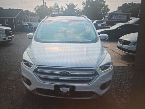 Used 2019 Ford Escape Titanium AWD/4WD image 2