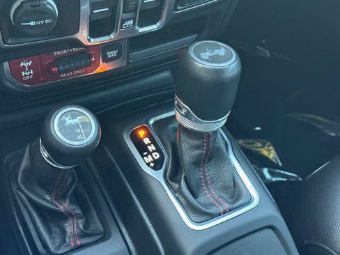 Used 2020 Jeep Wrangler Unlimited Rubicon AWD/4WD image 25