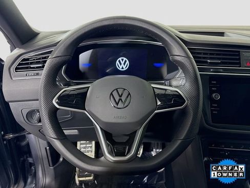 Certified 2024 Volkswagen Tiguan SE R-Line image 11