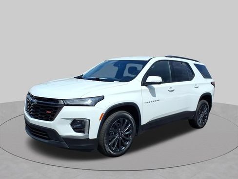 Used 2023 Chevrolet Traverse RS FWD image 11