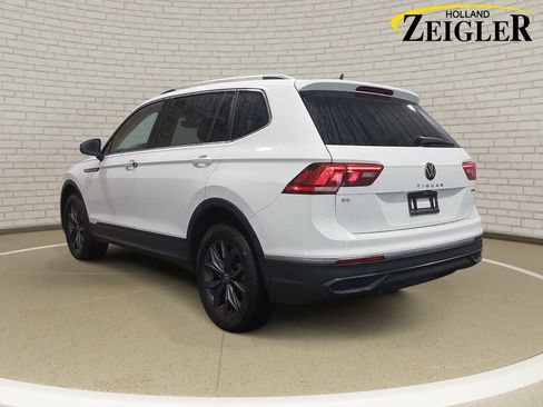 Used 2022 Volkswagen Tiguan SE w/ Panoramic Sunroof Package AWD/4WD image 7