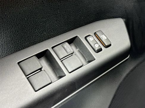 Used 2017 Toyota RAV4 XLE image 25