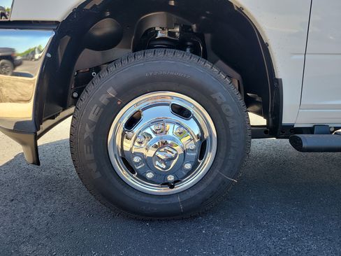 New 2026 RAM 3500 Tradesman AWD/4WD image 10