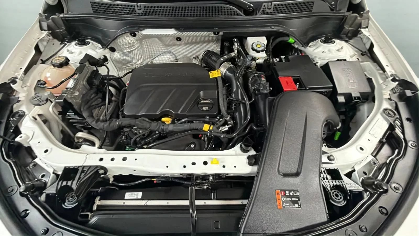 Used 2025 Buick Envista Preferred FWD image 23