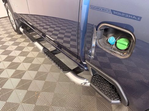 Used 2020 Chevrolet Silverado 2500 LTZ w/ LTZ Convenience Package AWD/4WD image 14
