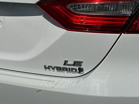 Used 2018 Toyota Camry LE w/ Audio Package FWD image 5