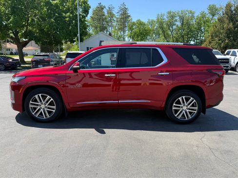 Used 2023 Chevrolet Traverse High Country w/ LPO, Floor Liner Package AWD/4WD image 6