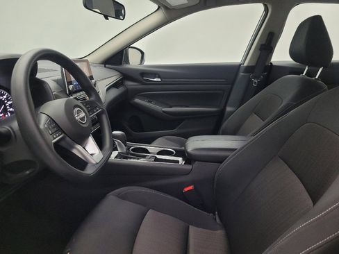 Used 2024 Nissan Altima 2.5 SV image 17