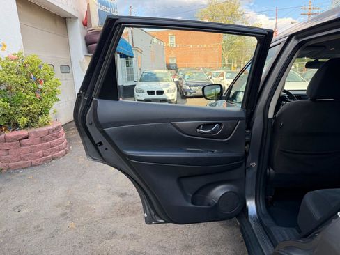 Used 2016 Nissan Rogue S image 28