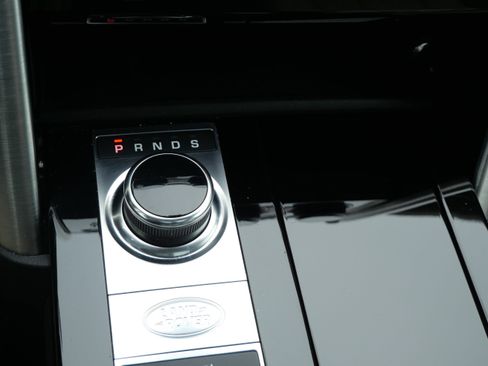 Used 2020 Land Rover Discovery HSE image 28