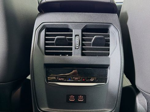 Used 2024 BMW i4 xDrive40i image 27