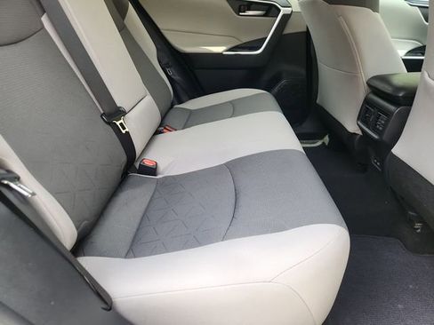 Used 2025 Toyota RAV4 XLE FWD image 25