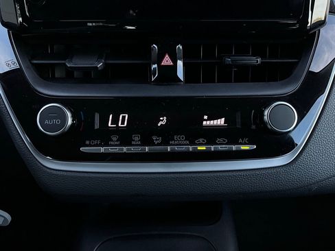 Used 2025 Toyota Corolla LE image 24